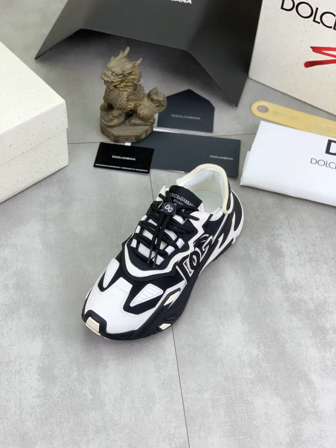 Men's shoes 💰P560💰 [New style] top original quality, synchronized with "DOLCE&GABBANA [Dolce & Gabbana] ~ high quality." effect. Low-cut casual DG men's shoes, loved by many celebrities, using high-end imported first-layer calfskin splicing design + cowhide feet, simple and elegant, perfectly interpreting the latest inspiration for shoes, classic and fashionable integration. Luxurious dreams, driving fashion, suitable for drivers, lightweight and comfortable, light and breathable for outdoor travel, high-end quality Trustworthy, 4️⃣colors🉑️ to choose from! Code number: 38-46
